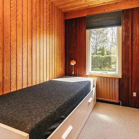 4 Star In 度假居 Hals